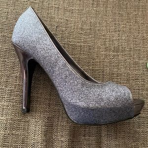 Size 6 silver black glitter heels